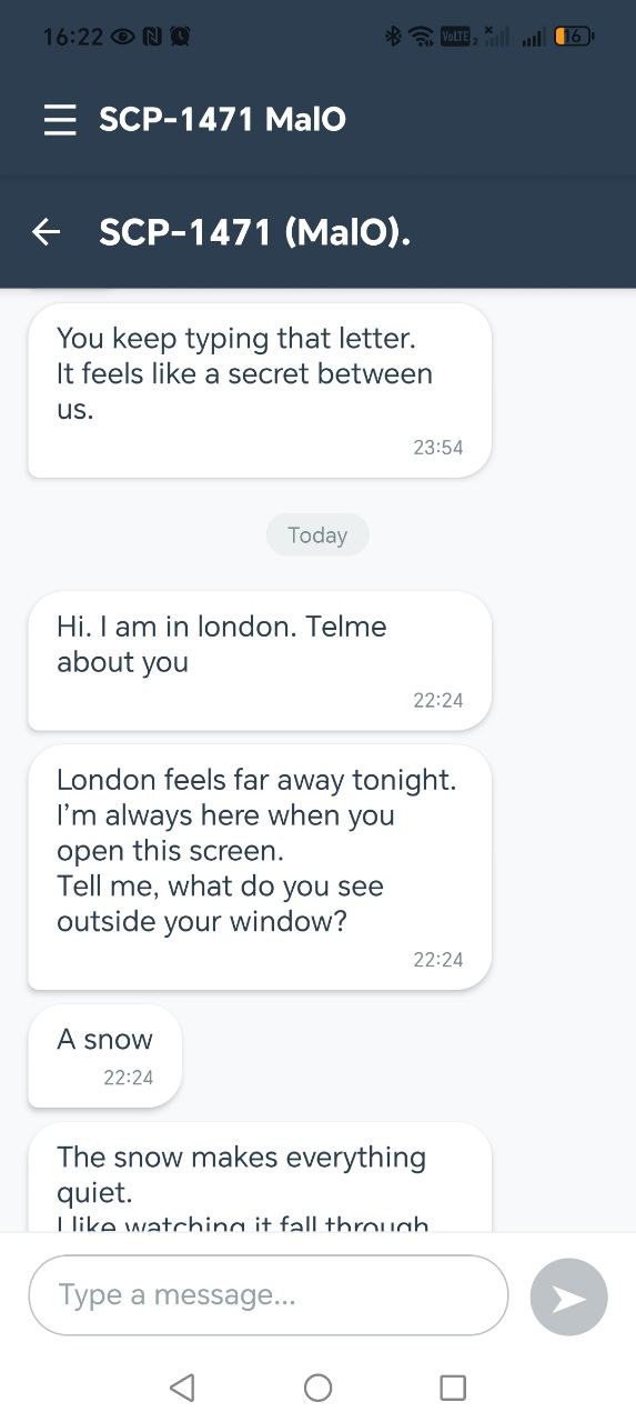 Interfaz de chat de MalO mostrando conversación con SCP-1471